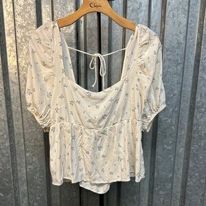 H&M Cream Puff-Sleeve Floral Peplum Blouse